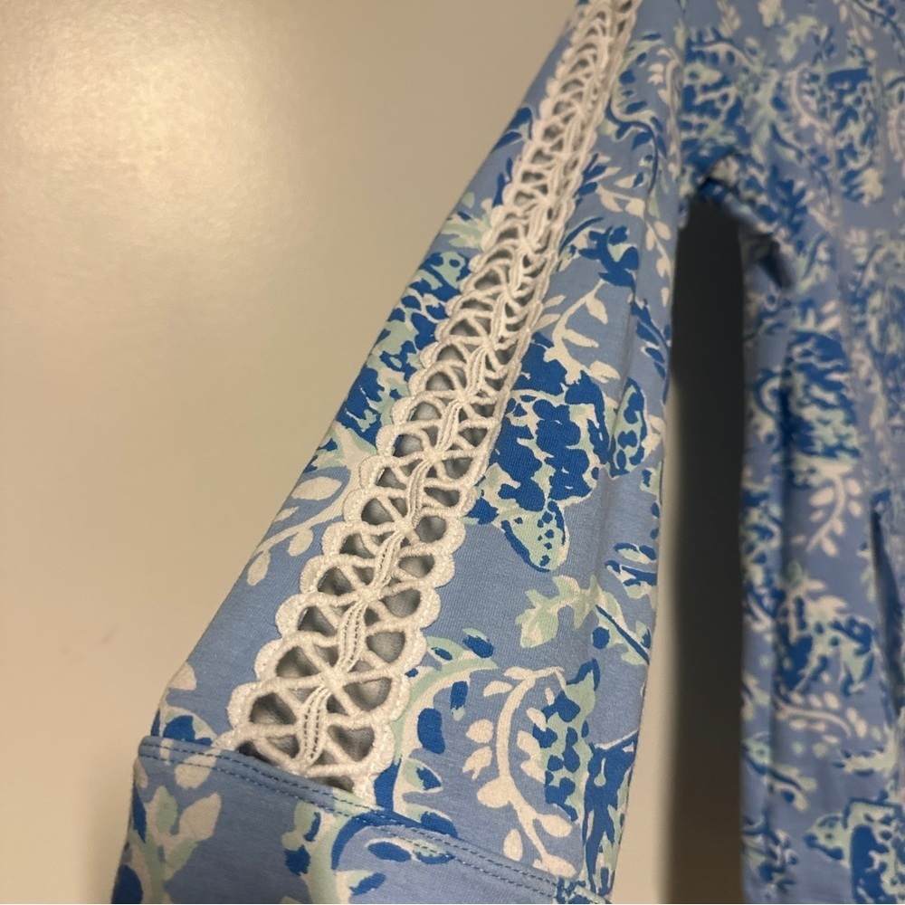 Lilly Pulitzer blue turtle print quarter zip kangaroo pocket Jacket size XL - Picture 5 of 10